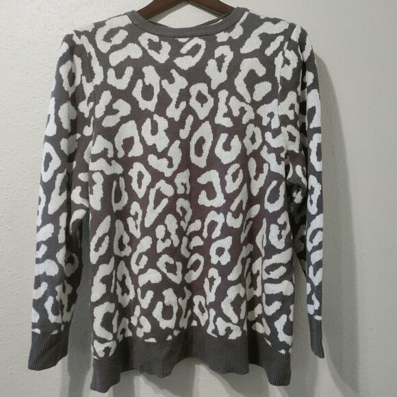 Women's sweater  - Picture 2 of 3